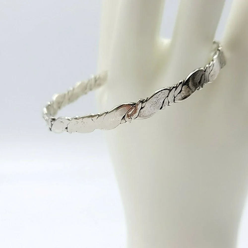 Mexican Made .925 Sterling Silver Braided Bangle Bracelet 15 grams Vintage - Picture 2 of 7